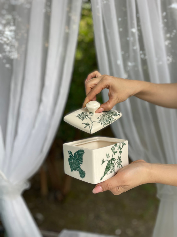 ست پذیرایی سرامیکی نقش گل مرغ سبز طلا کوب